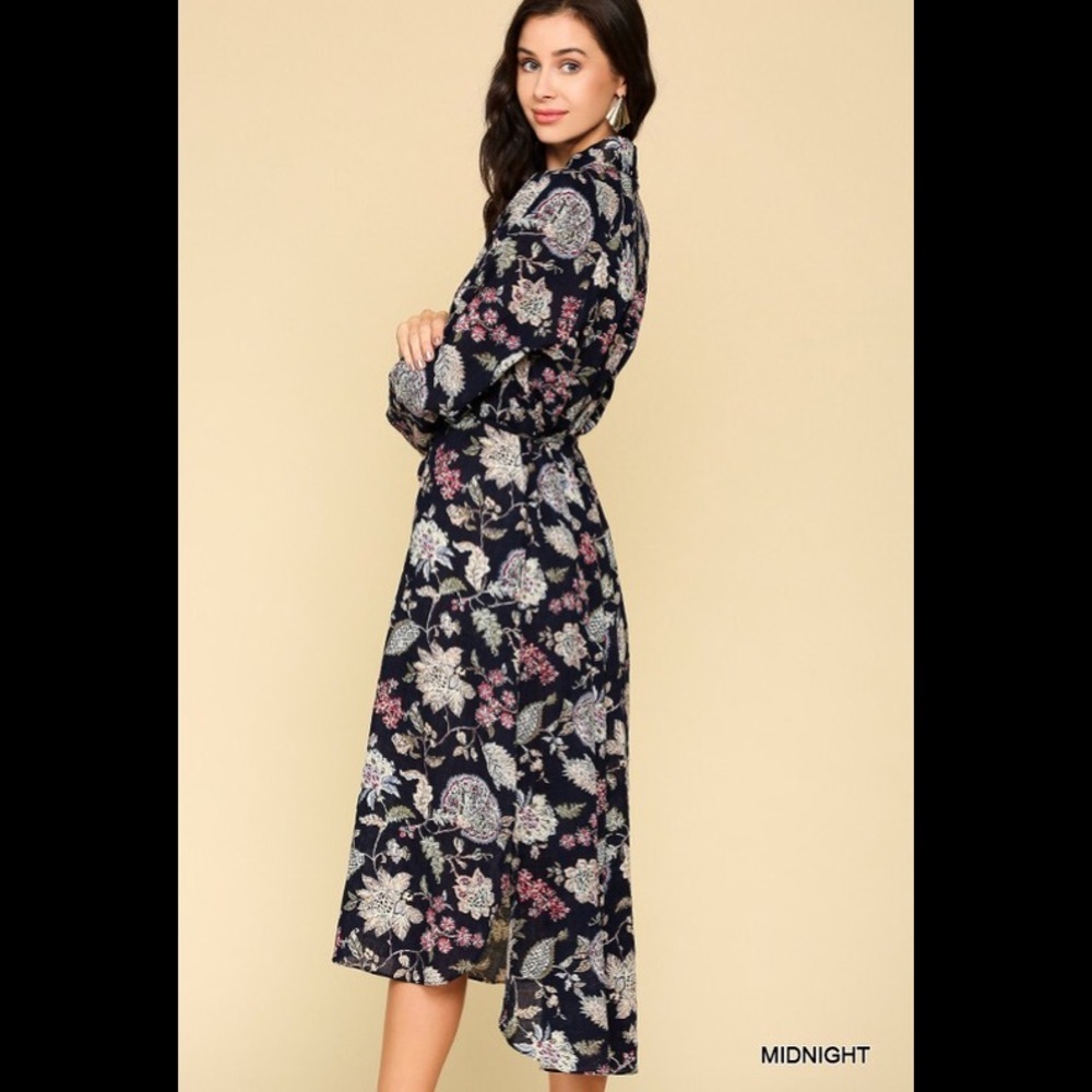 Floral printed collared midi dress with ti…